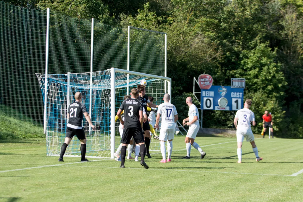 2. Runde, Thüringenpokal, 10.09.2023, FC An der Fahner Höhe vs. FSV Wacker Nordhausen - Last-Minute-Ausgleich: Jan-Lucas Bärwolf verlängert ins lange Eck (90.+3)